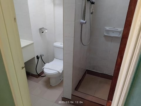 Shower, Toilet, bidet