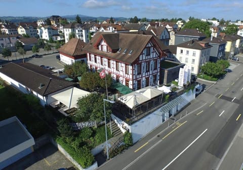 Facade/entrance, Bird's eye view