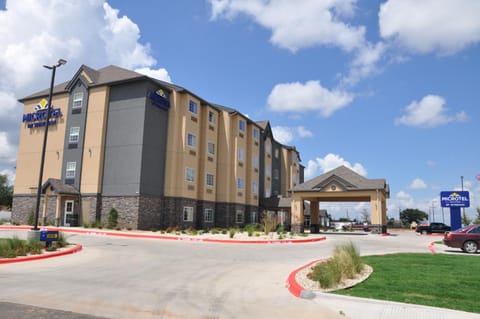 Microtel Inn & Suites by Wyndham Lubbock Hotel in Lubbock