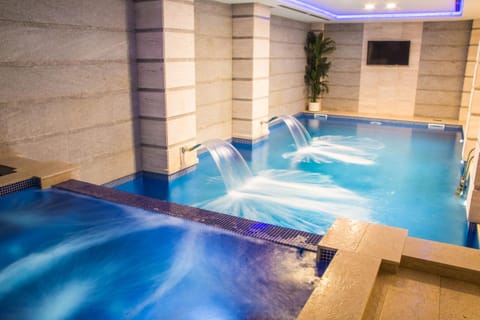 Hot Tub, Swimming pool