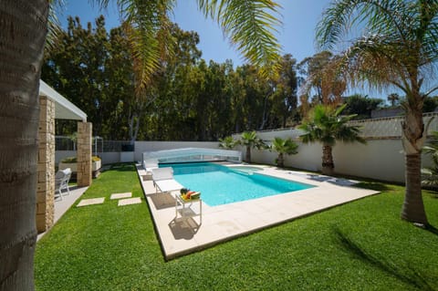 Day, Garden, Garden view, Pool view, Swimming pool, sunbed