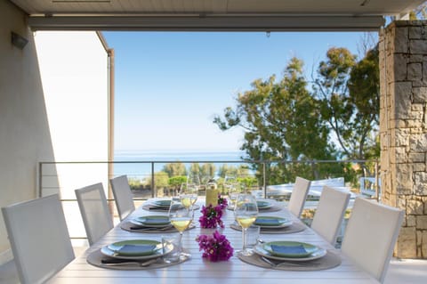 Day, Natural landscape, View (from property/room), Balcony/Terrace, Balcony/Terrace, Dining area, Sea view