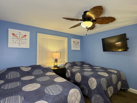 Put-in-Bay Waterfront Condo #103 House in South Bass Island