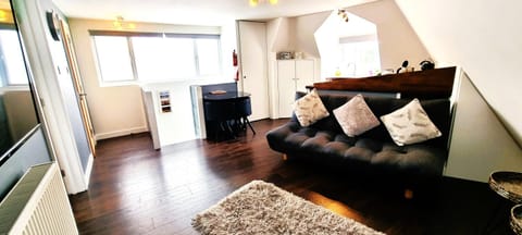 Beautiful Detached 1 bedroom Apartment Wohnung in Sidcup