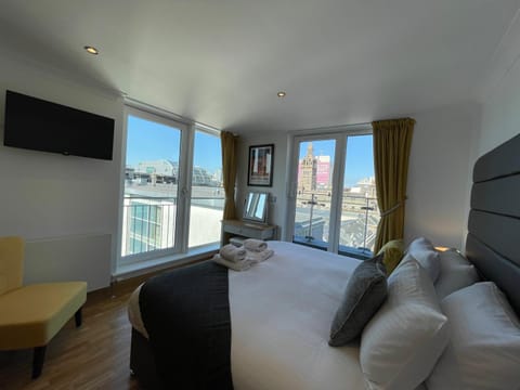 Bed, View (from property/room), View (from property/room), Bedroom