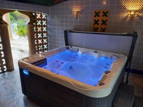 Hot Tub, Spa and wellness centre/facilities