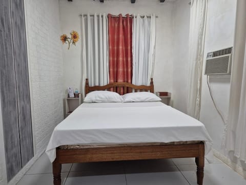 Larmar bed and breakfast Vacation rental in Puerto Princesa