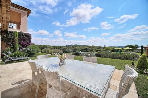 Dining area, Garden view