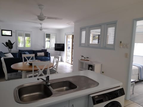 Airlie Apartments Aparthotel in Airlie Beach