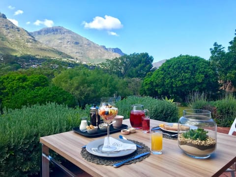 Property building, Breakfast