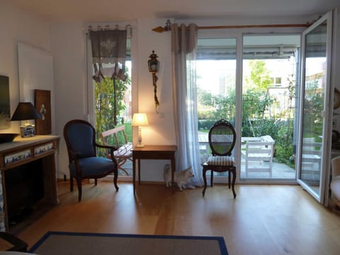 Balcony/Terrace, Decorative detail, Seating area