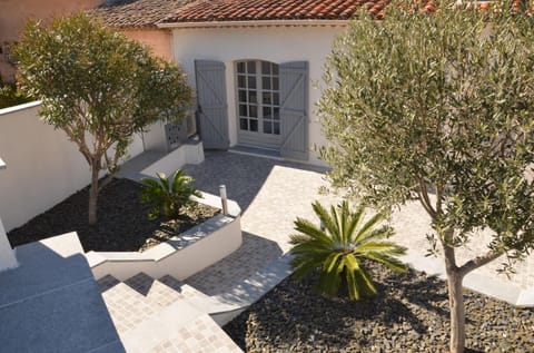 Belle maison avec piscine dans les hauteurs à Saint Raphael Villa in Saint-Raphael