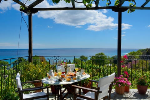 Sea view, Breakfast