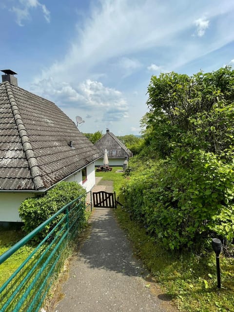 Property building, Spring, Day, Natural landscape, Garden, Garden view