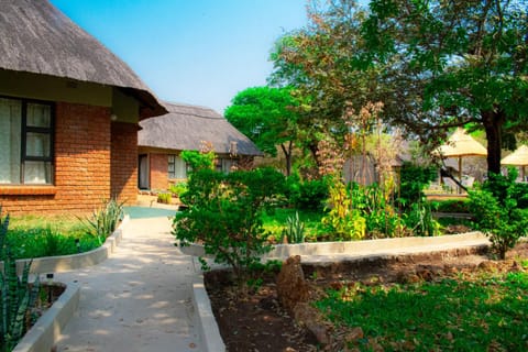 Property building, Day, Garden, Garden view