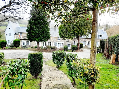 Property building, Facade/entrance, Garden