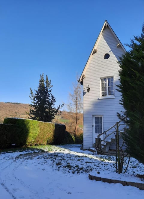 Property building, Winter