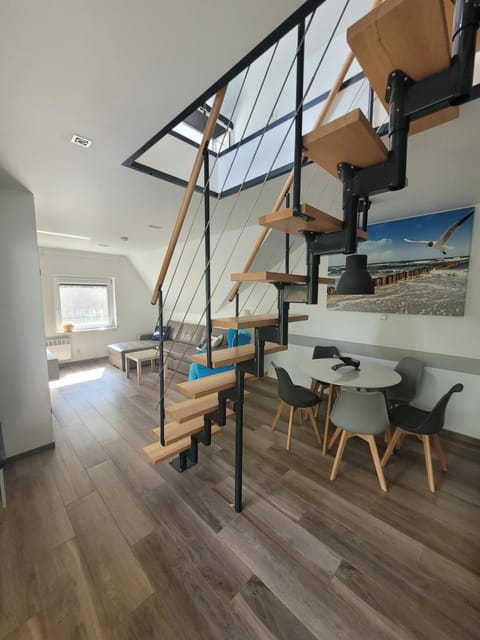 Living room, Floor plan, Dining area