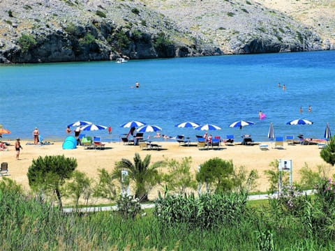 Beach, young children, sunbed