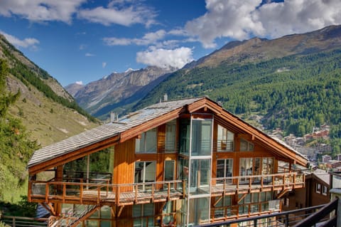 Luxury Chalets & Apartments by Mountain Exposure Condominio in Zermatt