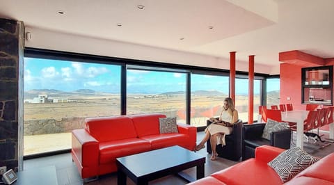 View (from property/room), Living room, Diving, Mountain view