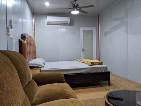 Private Rooms with International Airport View Urlaubsunterkunft in New Delhi