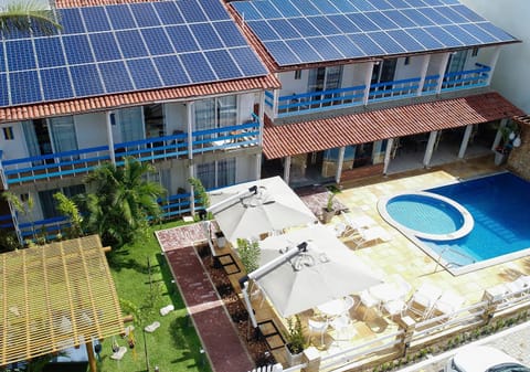 Bird's eye view, Pool view