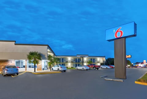 Motel 6 McDonough, GA Hotel in McDonough