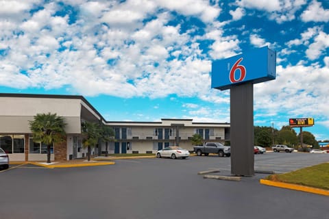 Motel 6 McDonough, GA Hotel in McDonough