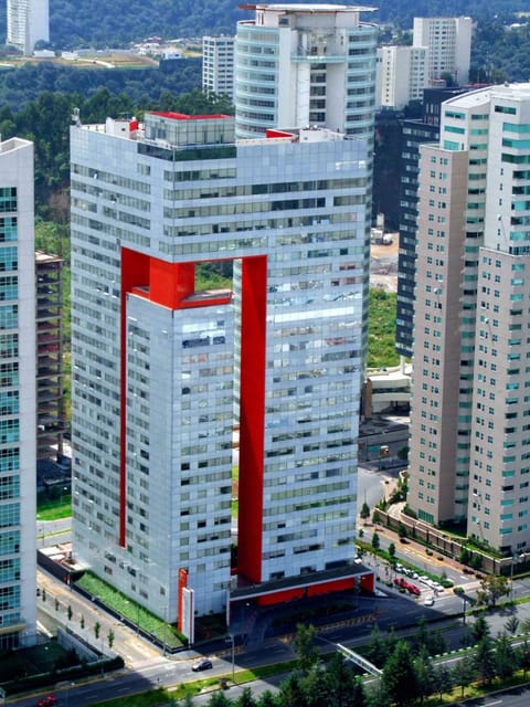 Facade/entrance, Day, Landmark view