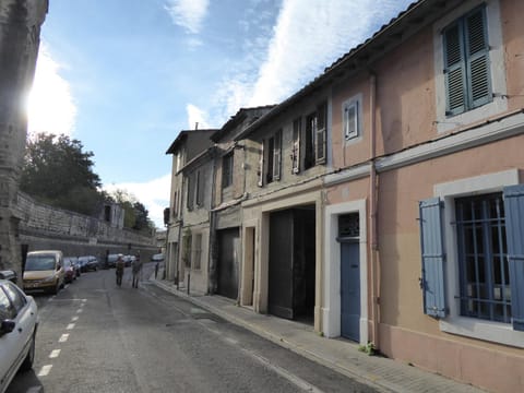 Property building, Quiet street view