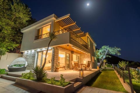 Luxury Villa Crystal Blue Villa in Budva Municipality