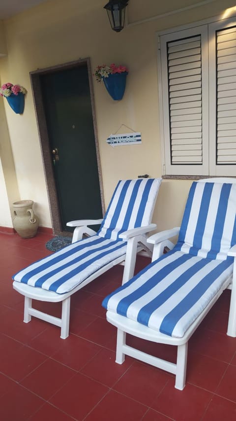 My Little House - appartamento con patio e parcheggio privato a 5 minuti dalla spiaggia e dal centro Condominio in Tropea