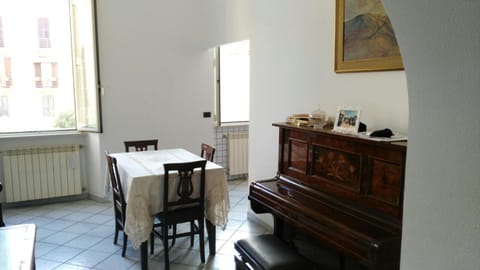 WHOLE HOLIDAY HOME APARTMENT SPLENDID CIVITAVECCHIA da Pamino & Priscilla Condo in Civitavecchia