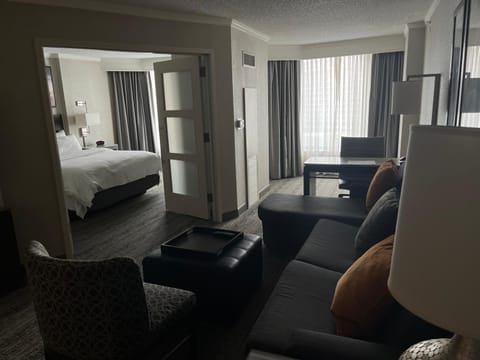 Chicago Marriott Suites O'Hare Hotel in Rosemont