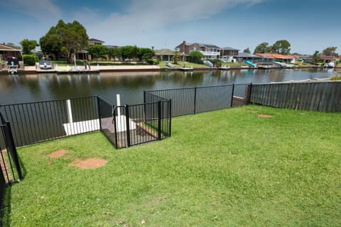 LAKE HOUSE ON ELOUERA Casa in Forster