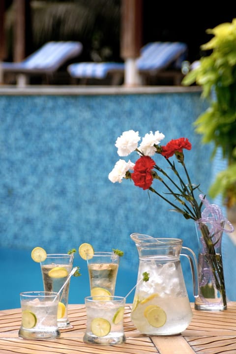 Pool view, Swimming pool, sunbed