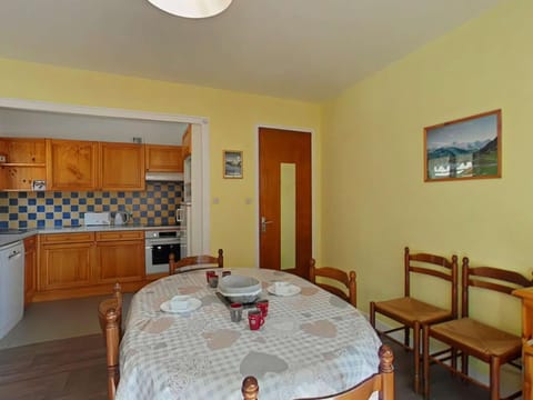 Appartement 2 pièces, 6 couchages, centre du Grand-Bornand, proche commerces et télécabine - FR-1-241-106 Cabin in Le Grand-Bornand