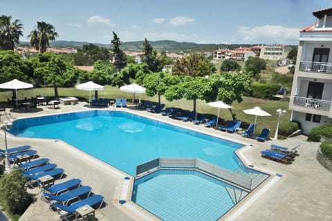 Property building, Pool view, Swimming pool