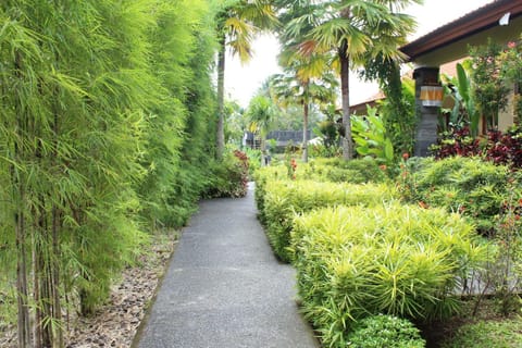 Facade/entrance, Garden