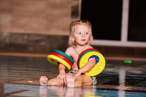 Pool view, Swimming pool, children, Family