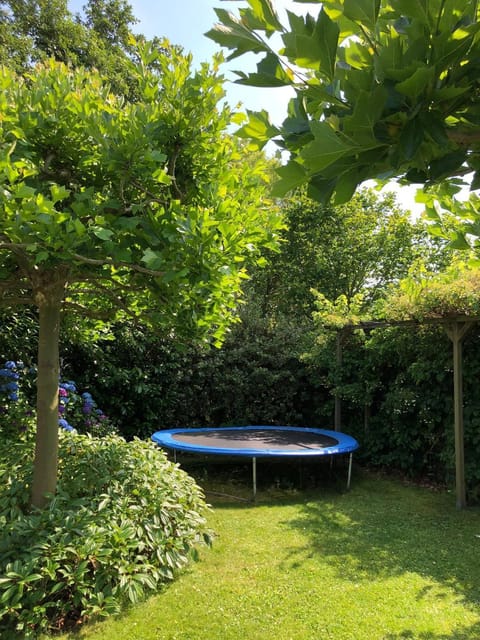 Idyllic Lakehouse - dog is welcome fenced garden Condo in Drenthe (province)