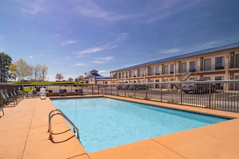 Days Inn by Wyndham Cookeville Motel in Cookeville