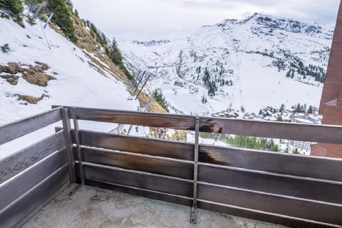 Balcony/Terrace, Mountain view