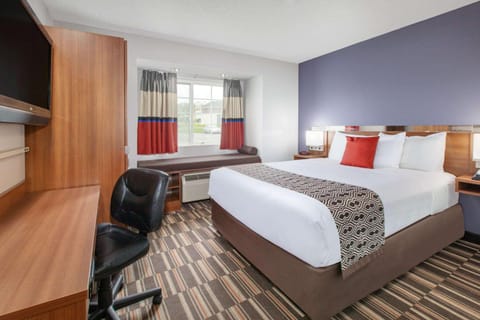 Microtel Inn & Suites by Wyndham Pittsburgh Airport Hotel in Pennsylvania