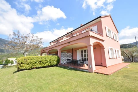 Property building, Patio, BBQ facilities, Garden, Balcony/Terrace