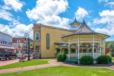 Ohana Retreat Haus in Garrett County