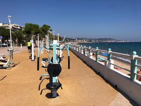 Cannes Terrace Beach Front & Sea view Apartment in Mandelieu-La Napoule