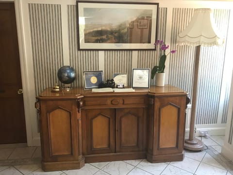 Acer Lodge Guest House Bed and Breakfast in Edinburgh