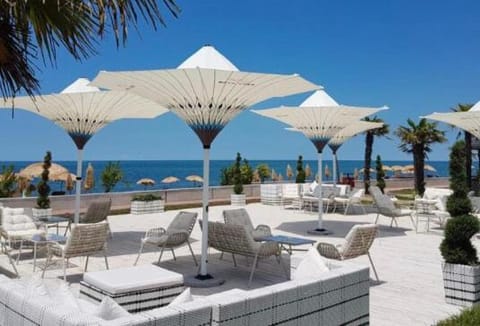 Lounge or bar, Beach